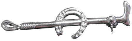 Zilver kleurige Plastronspeld  met zweepje en hoefijzer.