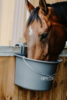 HippoTonic voerbak haken en handvat 14 liter