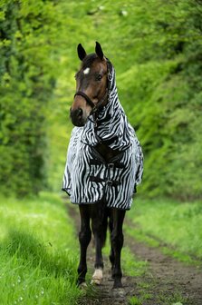 HKM vliegendeken Zebra met hals en buikflap