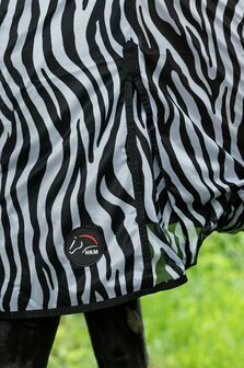 HKM vliegendeken Zebra met hals en buikflap