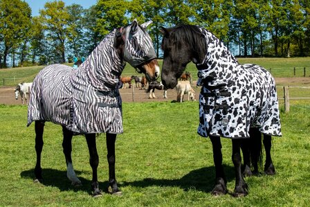 HKM vliegendeken met hals Cow