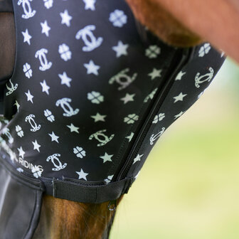 Imperial Riding vliegenmasker Trail Ride UV bescherming zwart AOP