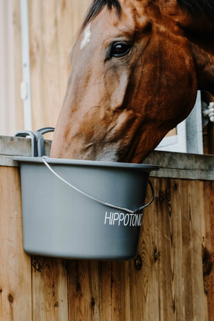 HippoTonic voerbak haken en handvat 14 liter