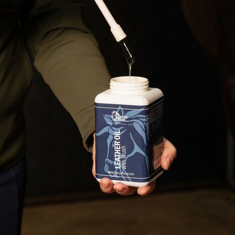Harry's Horse leerolie met bijenwas en kwast 500ml