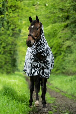HKM vliegendeken Zebra met hals en buikflap