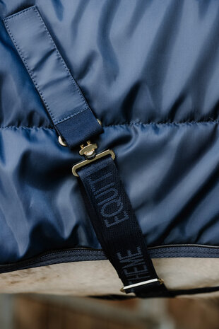 EquiTheme Staldeken Confortech 200 gram – Luxe, ademende staldeken met Coolmax voering en schapenkraag